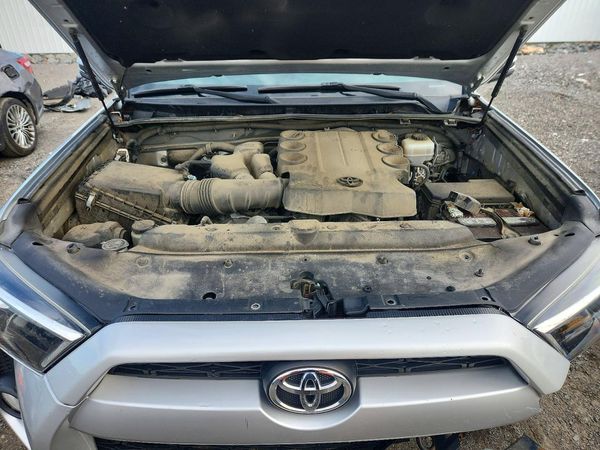 2016 TOYOTA 4RUNNER Base Grade — Engine bay