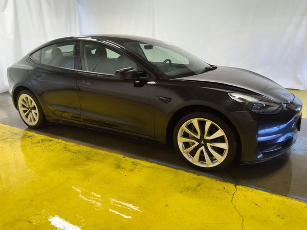 2022 TESLA MODEL 3 — Passenger 3/4