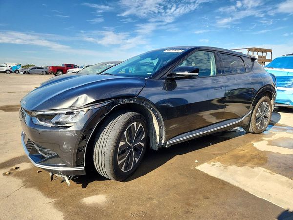 2024 KIA EV6 Light, Wind — Front 3/4