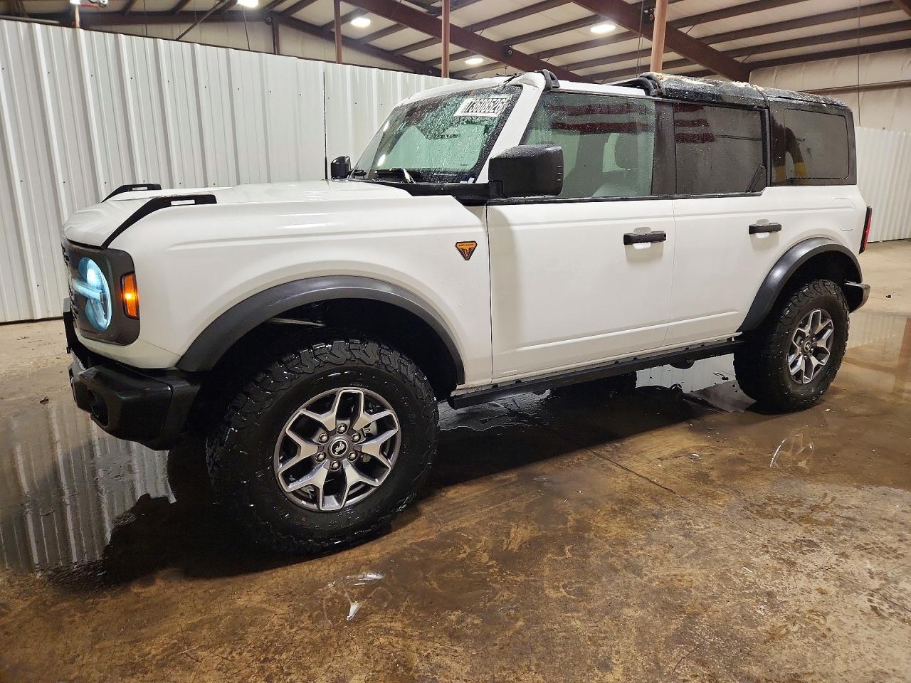 2025 FORD BRONCO Badlands — Front 3/4