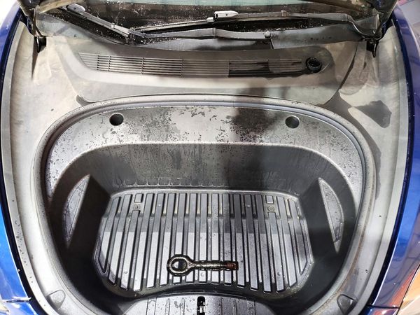 2022 TESLA MODEL 3 — Engine bay