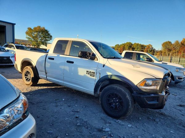 2022 RAM 1500 CLASSIC SLT — Passenger 3/4