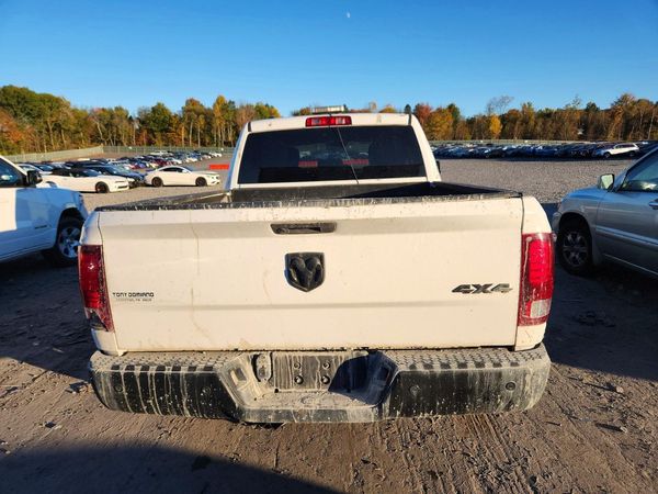 2022 RAM 1500 CLASSIC SLT — DIRR