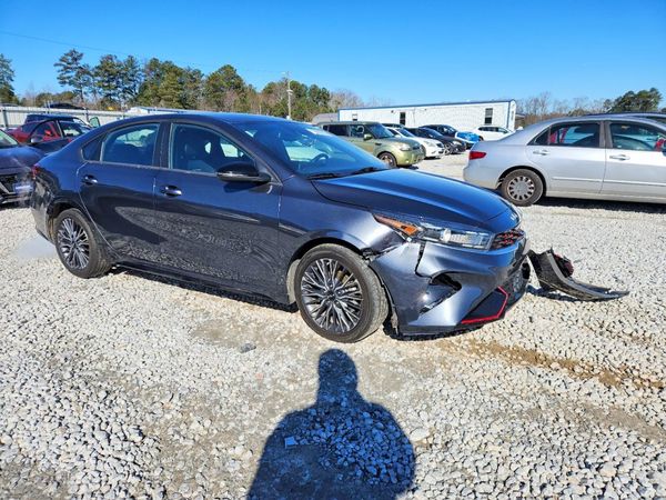 2022 KIA FORTE GT Line