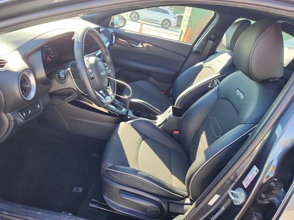 2022 KIA FORTE GT Line