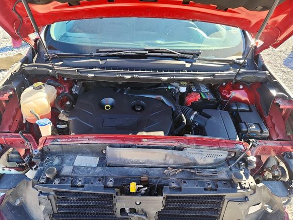 2018 FORD EDGE SEL — Engine bay