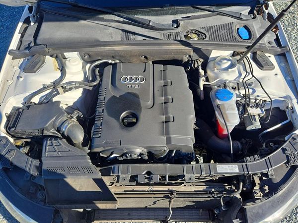 2015 AUDI A4 Premium Plus — Engine bay