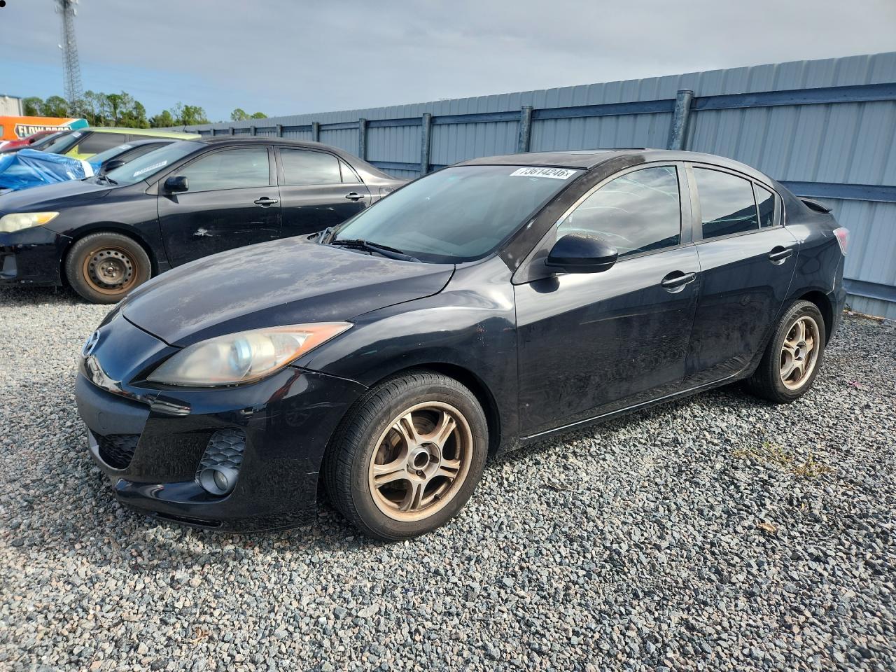 2012 MAZDA 3 Touring/GS — Front 3/4