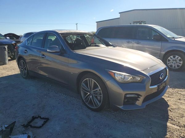 2014 INFINITI Q50 — Passenger 3/4