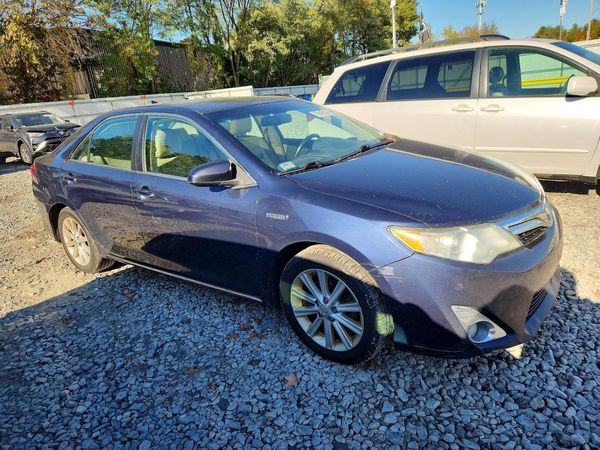 2014 TOYOTA CAMRY SOLA Hybrid — Passenger 3/4
