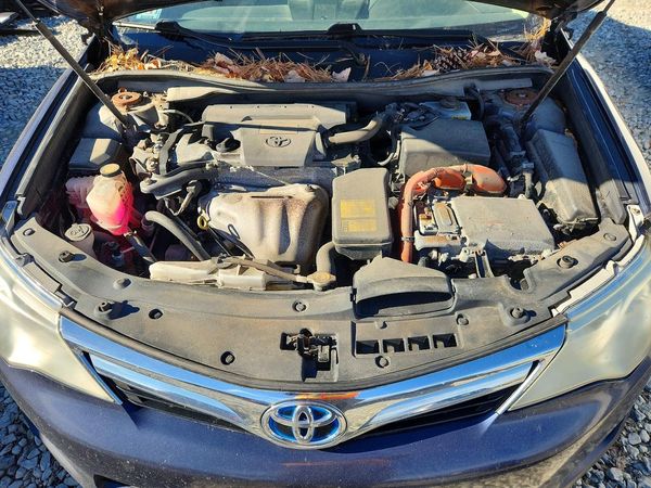 2014 TOYOTA CAMRY SOLA Hybrid — Engine bay