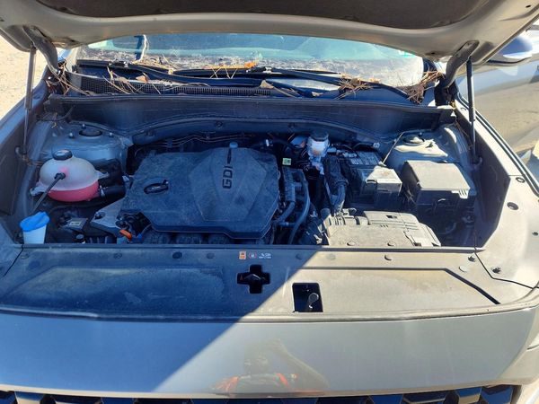 2023 HYUNDAI SANTA FE SEL — Engine bay