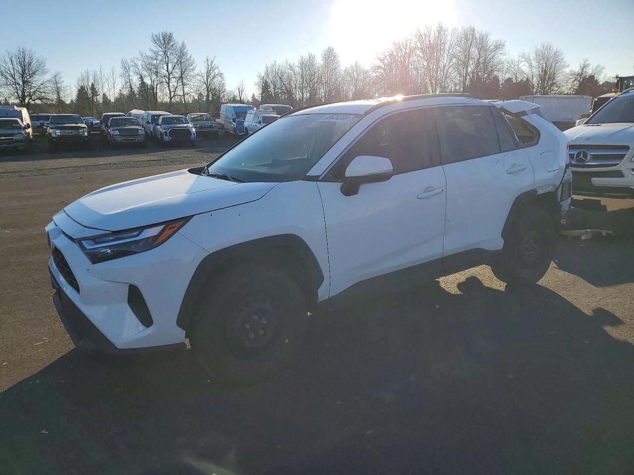 2022 TOYOTA RAV4 XLE