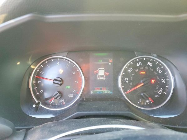 2022 TOYOTA RAV4 XLE