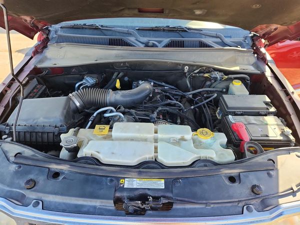 2012 JEEP LIBERTY Limited — Engine bay
