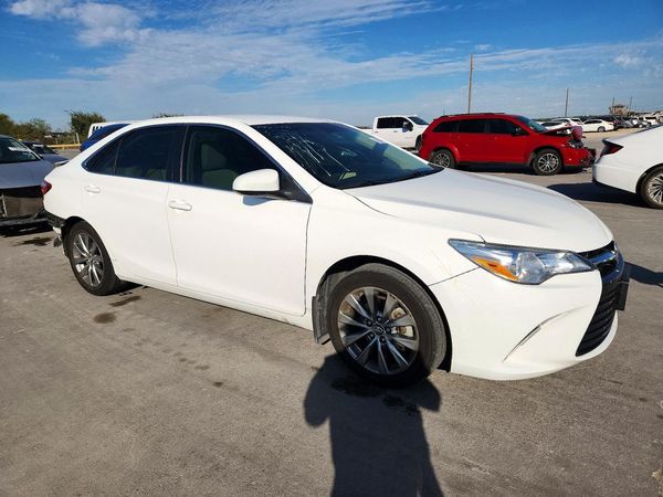 2016 TOYOTA CAMRY — Passenger 3/4