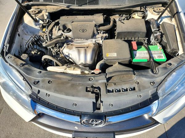 2016 TOYOTA CAMRY — Engine bay