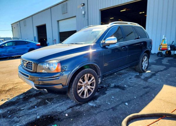 2014 VOLVO XC90 — DSFA — Front 3/4