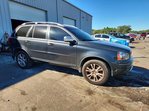 2014 VOLVO XC90 — Passenger 3/4