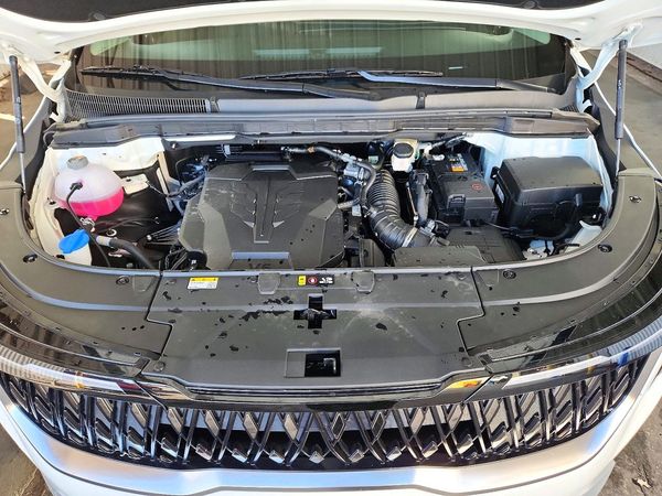 2027 KIA CARNIVAL LX, LXS — Engine bay