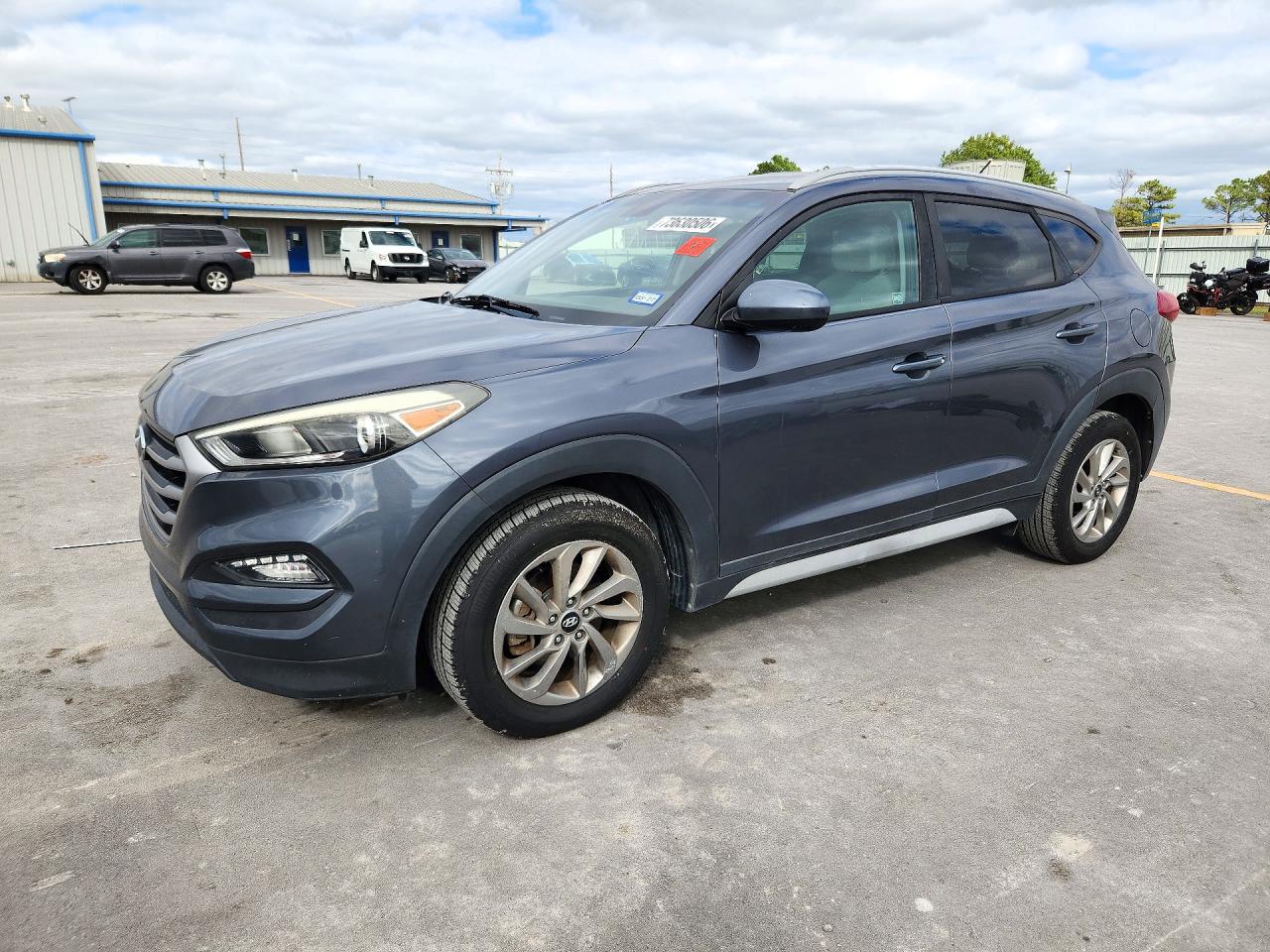 2017 HYUNDAI TUCSON — Front 3/4