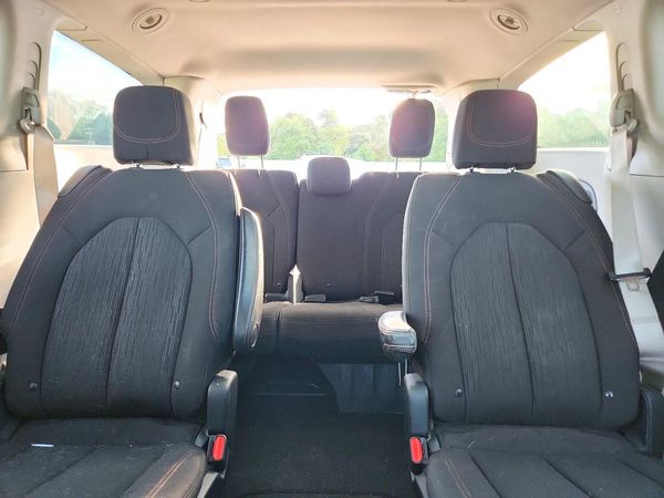 2017 CHRYSLER PACIFICA Touring — SUVN
