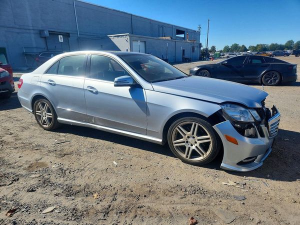 2013 MERCEDES-BENZ E E350 4-MATIC — Passenger 3/4