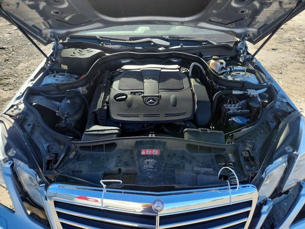 2013 MERCEDES-BENZ E E350 4-MATIC — Engine bay