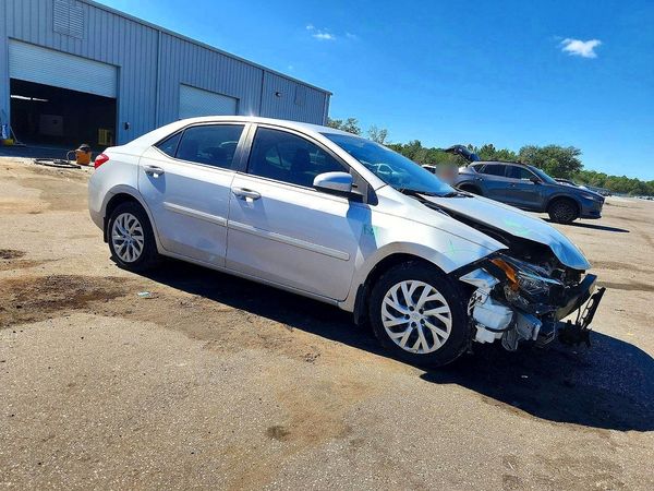 2019 TOYOTA COROLLA L/LE/SE/XLE/XSE — Passenger 3/4