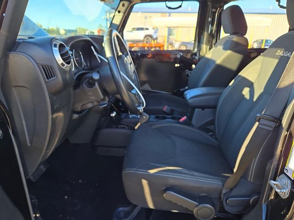 2018 JEEP WRANGLER UNLIMITED Unlimited Sahara — DENT