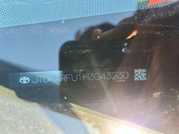 2017 TOYOTA PRIUS — VINP
