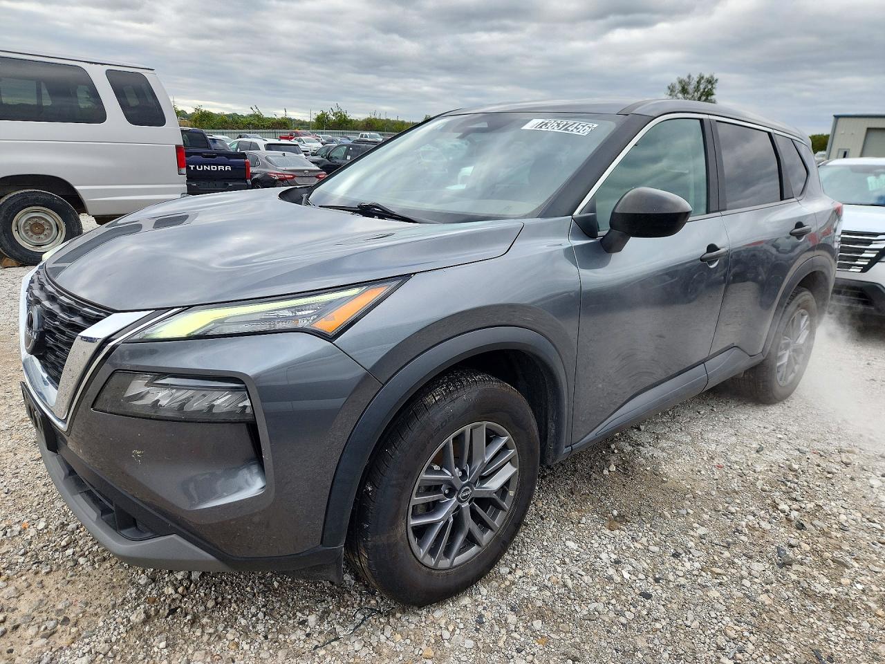 2023 NISSAN ROGUE S — Front 3/4