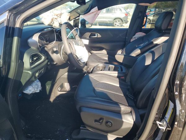 2026 CHRYSLER PACIFICA Select — DENT