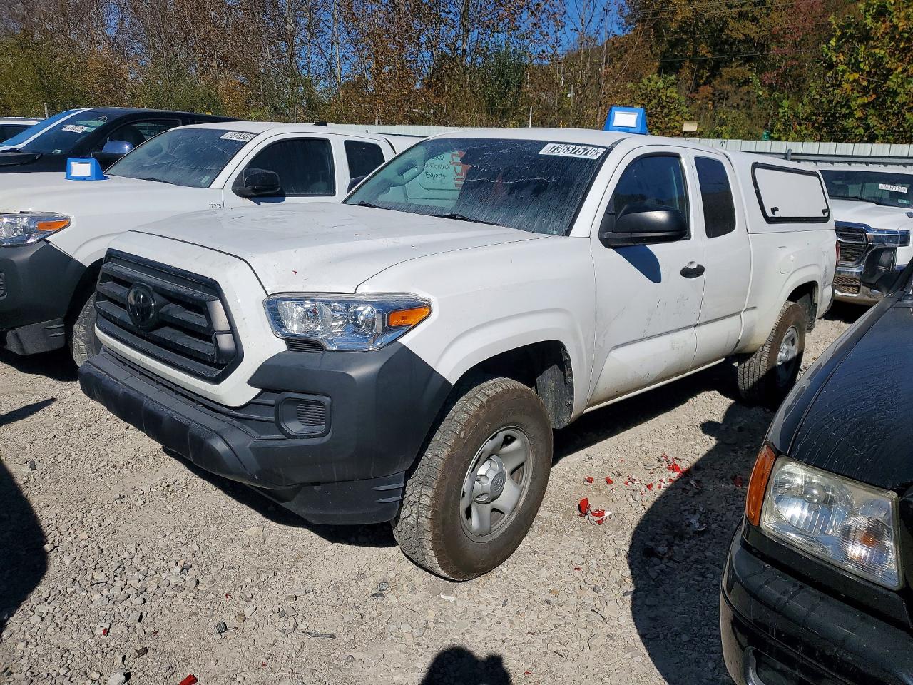2022 TOYOTA TACOMA SR5 — Front 3/4
