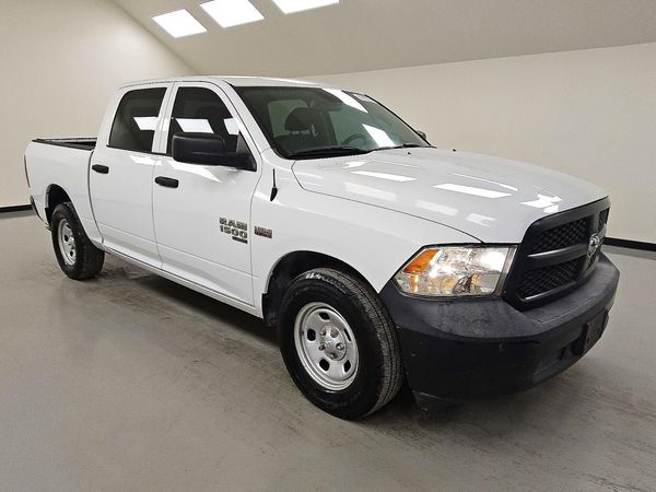 2019 RAM 1500 CLASSIC Tradesman, ST — Passenger 3/4