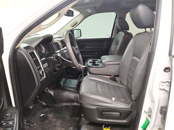 2019 RAM 1500 CLASSIC Tradesman, ST — DENT