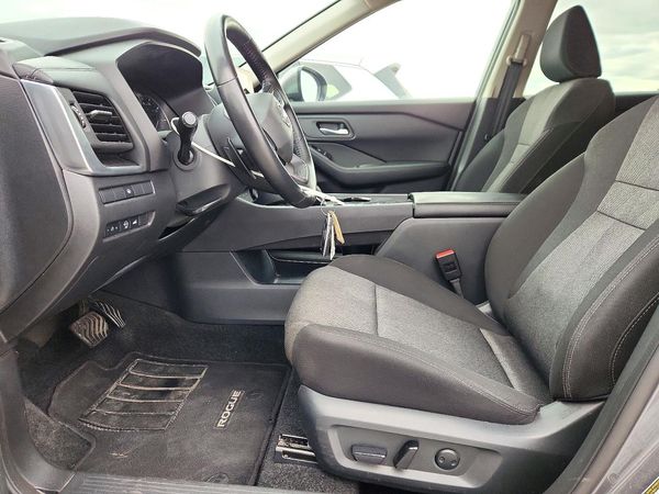 2025 NISSAN ROGUE SV — DENT