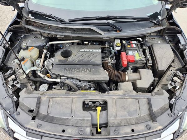 2025 NISSAN ROGUE SV — Engine bay