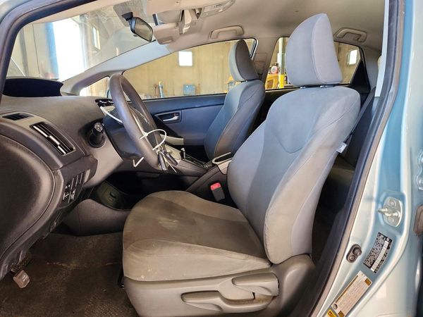2013 TOYOTA PRIUS — DENT