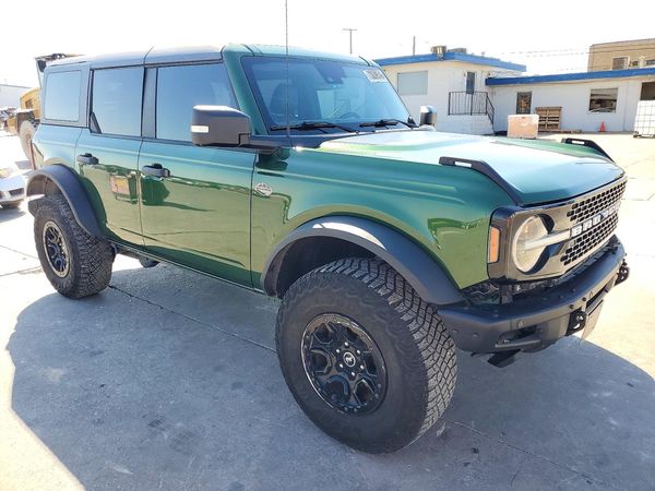 2024 FORD BRONCO Wildtrak — Passenger 3/4