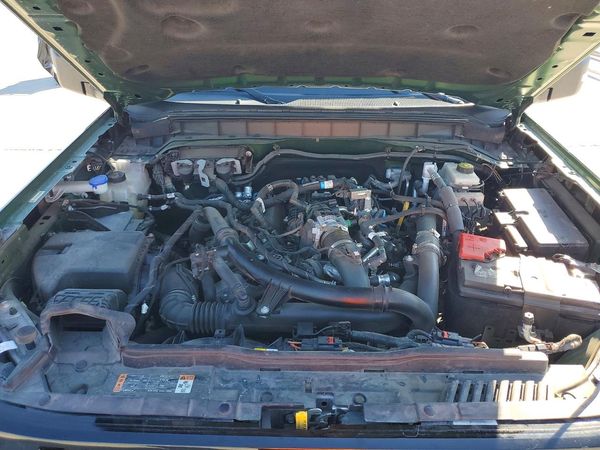 2024 FORD BRONCO Wildtrak — Engine bay