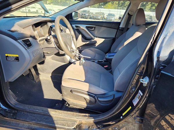 2016 HYUNDAI ELANTRA — DENT