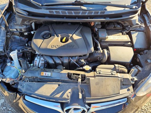 2016 HYUNDAI ELANTRA — Engine bay
