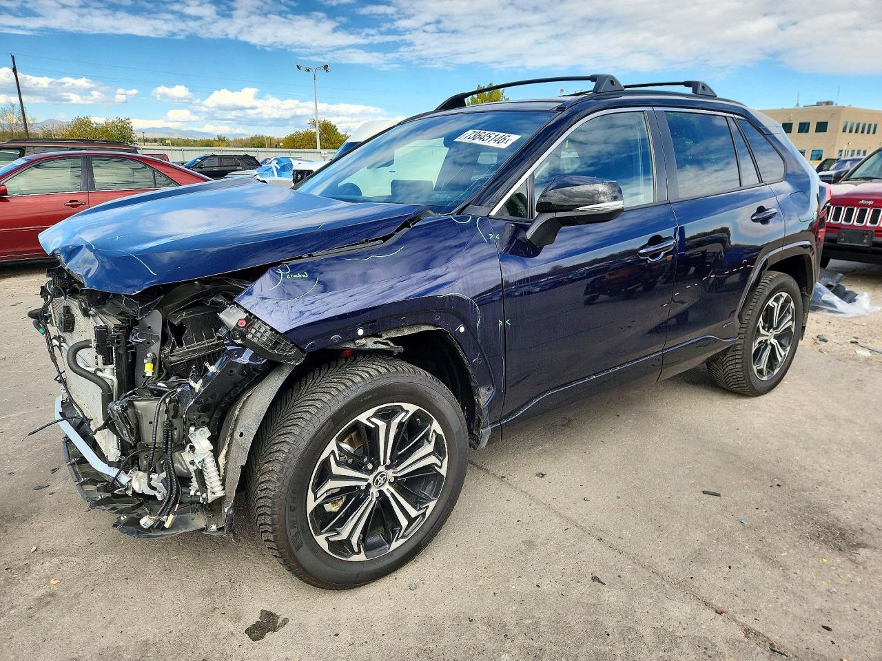 2025 TOYOTA RAV4 XSE Premium — Front 3/4