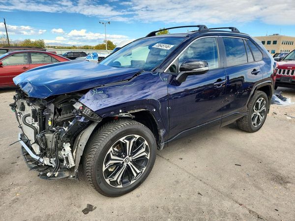 2025 TOYOTA RAV4 XSE Premium — Front 3/4