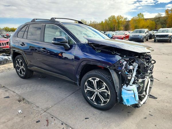 2025 TOYOTA RAV4 XSE Premium — Passenger 3/4