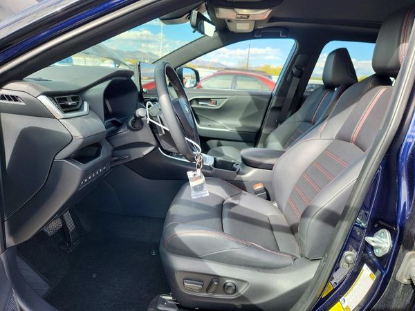 2025 TOYOTA RAV4 XSE Premium — DENT