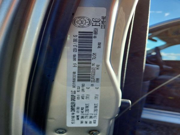2014 RAM 1500 ST — VINS