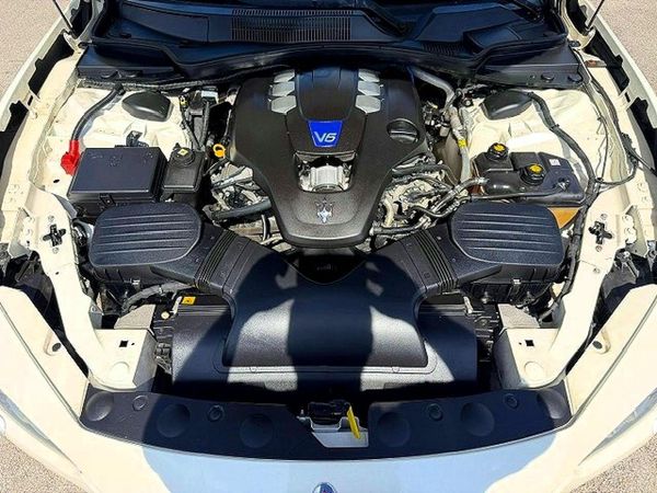 2014 MASERATI GHIBLI