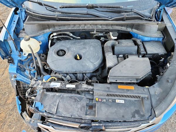 2017 HYUNDAI TUCSON — Engine bay
